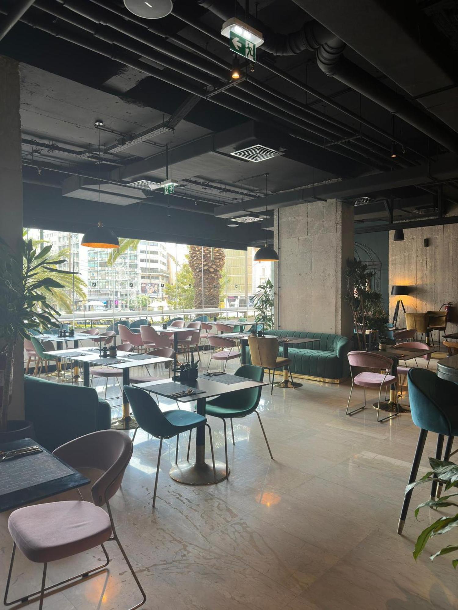 Skylark, Aluma Hotels & Resorts Атина Екстериор снимка